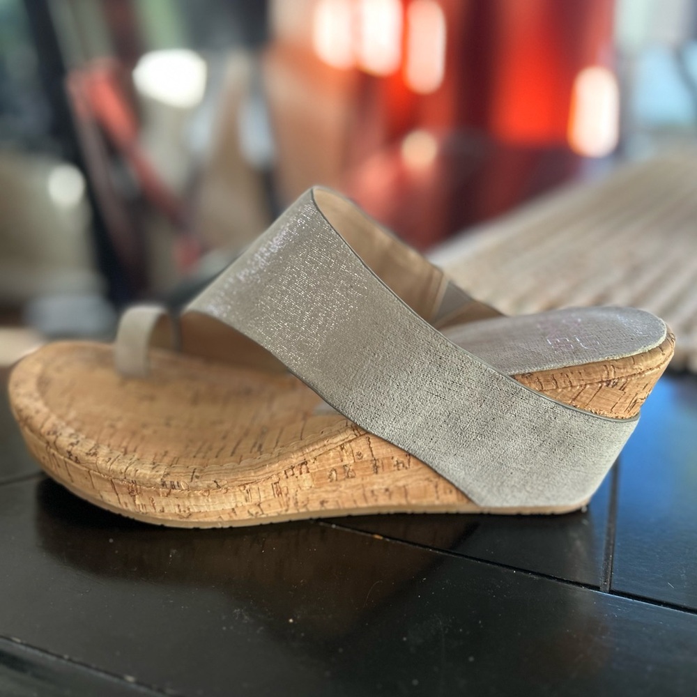 NWT Donald Pliner The GYER Wedge Sandal Light Pewter Sz 11 - Picture 8 of 11